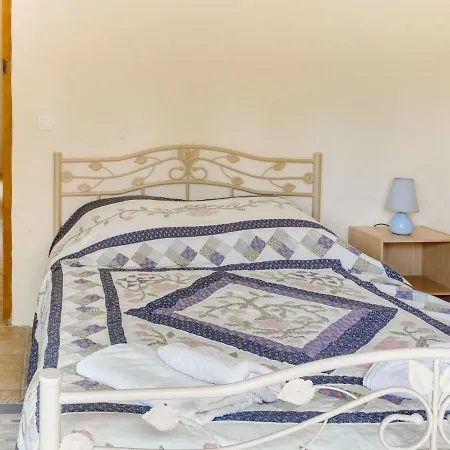Dom wakacyjny Secluded Holiday In Lacapelle-biron With Swimming Pool Lacapelle-Biron