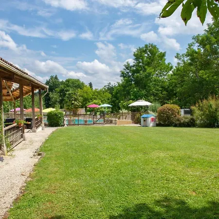 Dom wakacyjny Secluded Holiday In Lacapelle-biron With Swimming Pool *