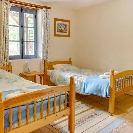 Dom wakacyjny Secluded Holiday In Lacapelle-biron With Swimming Pool *